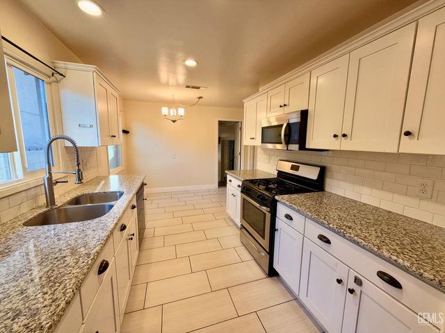 129 Beech Street, Bakersfield, CA 93304