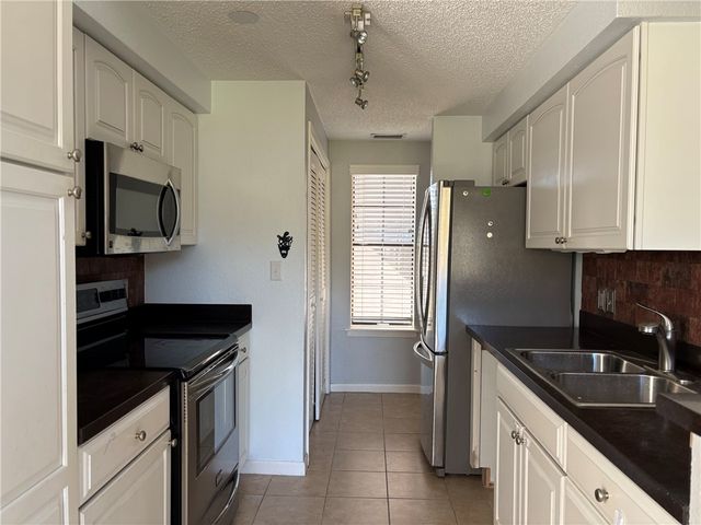 210 Oak Bay Dr 101, Rockport, TX 78382