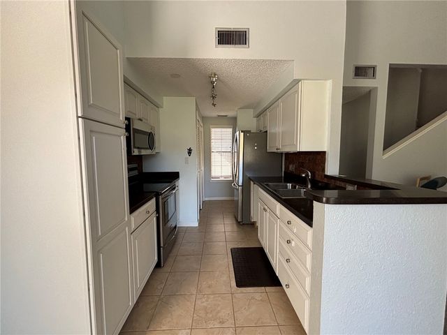 210 Oak Bay Dr 101, Rockport, TX 78382