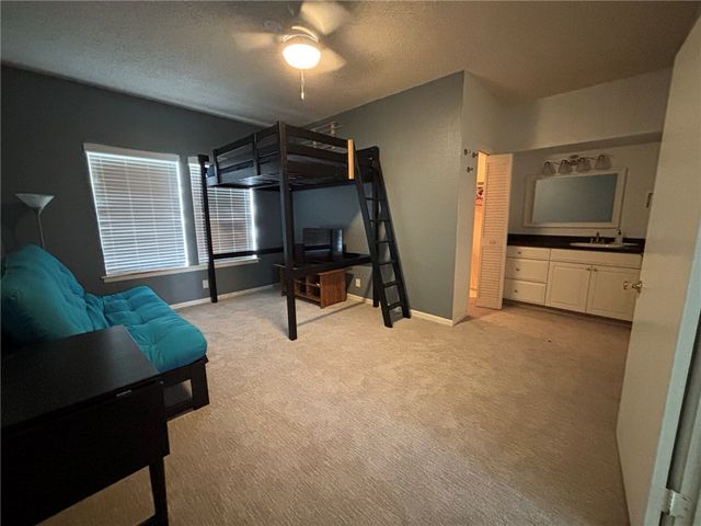 210 Oak Bay Dr 101, Rockport, TX 78382