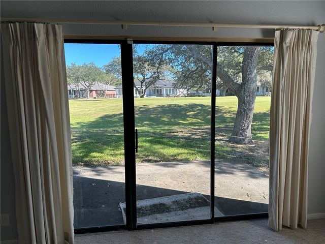 210 Oak Bay Dr 101, Rockport, TX 78382