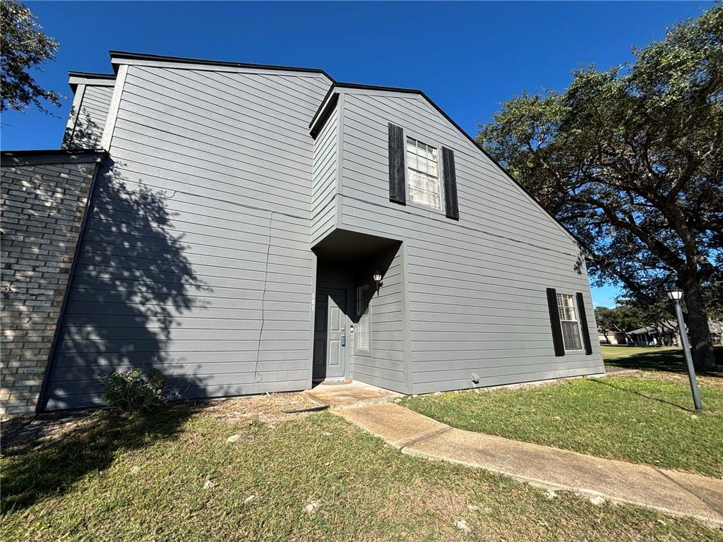 210 Oak Bay Dr 101, Rockport, TX 78382