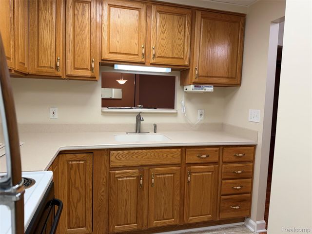 21800 Morley Avenue 1203, Dearborn, MI 48124