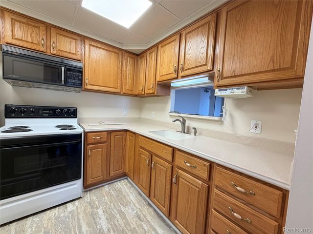 21800 Morley Avenue 1203, Dearborn, MI 48124