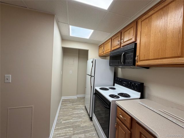 21800 Morley Avenue 1203, Dearborn, MI 48124