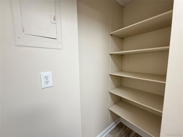 21800 Morley Avenue 1203, Dearborn, MI 48124