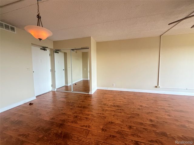 21800 Morley Avenue 1203, Dearborn, MI 48124
