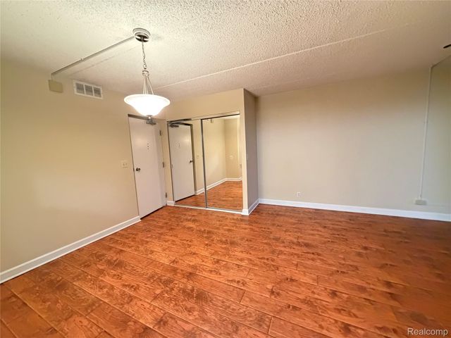 21800 Morley Avenue 1203, Dearborn, MI 48124