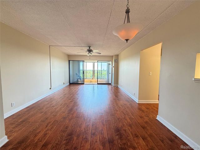 21800 Morley Avenue 1203, Dearborn, MI 48124