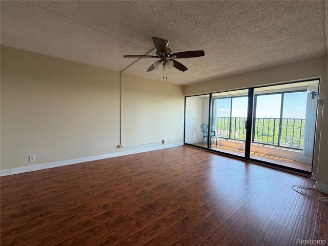 21800 Morley Avenue 1203, Dearborn, MI 48124