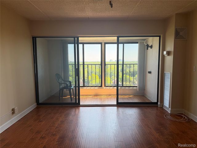 21800 Morley Avenue 1203, Dearborn, MI 48124