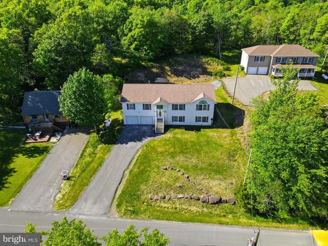 1299 GLADE DR S, Long Pond, PA 18334