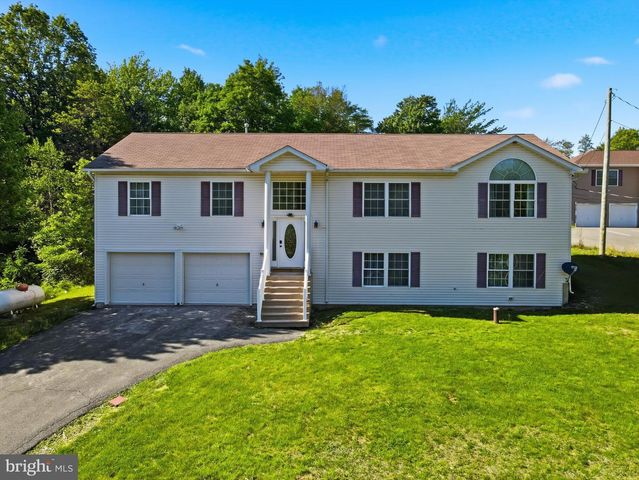 1299 GLADE DR S, Long Pond, PA 18334