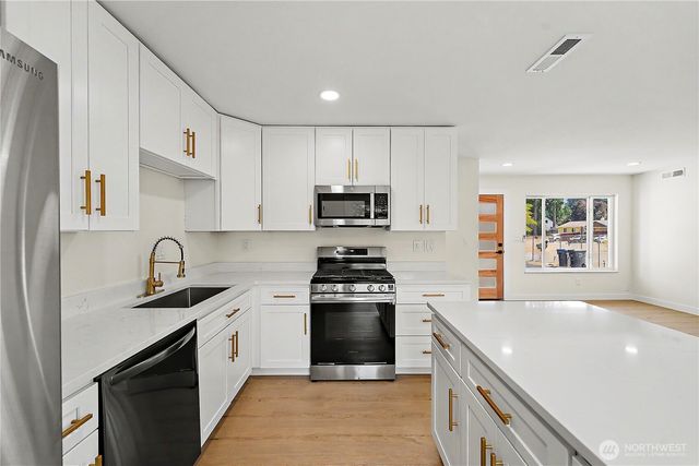 3610 Branson Dr SE, Port Orchard, WA 98366