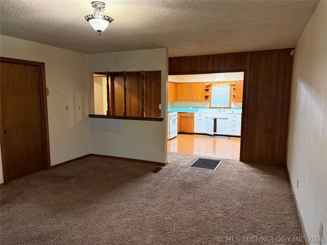 4923 W 3rd Street, Tulsa, OK 74127
