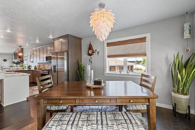5011 EDGEWATER BEACH ROAD, Green Bay, WI 54311