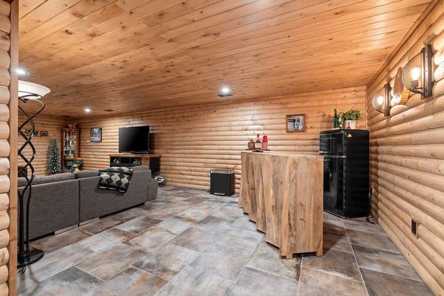 5011 EDGEWATER BEACH ROAD, Green Bay, WI 54311