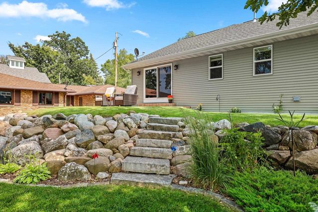 5011 EDGEWATER BEACH ROAD, Green Bay, WI 54311