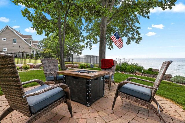 5011 EDGEWATER BEACH ROAD, Green Bay, WI 54311