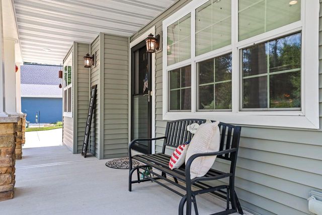 5011 EDGEWATER BEACH ROAD, Green Bay, WI 54311