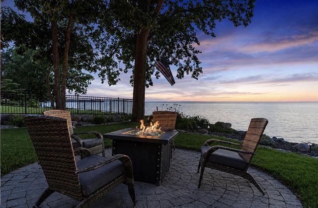 5011 EDGEWATER BEACH ROAD, Green Bay, WI 54311