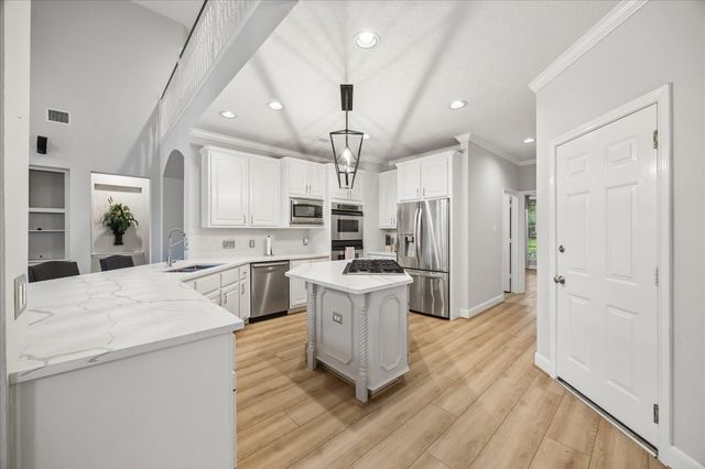 2119 Misty River Trail, Kingwood, TX 77345