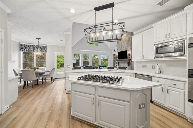 2119 Misty River Trail, Kingwood, TX 77345