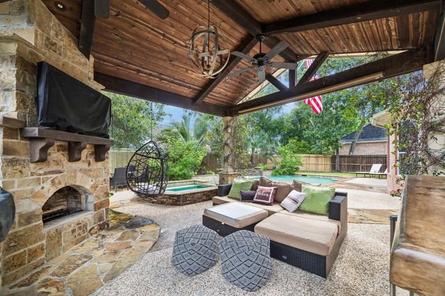 2119 Misty River Trail, Kingwood, TX 77345