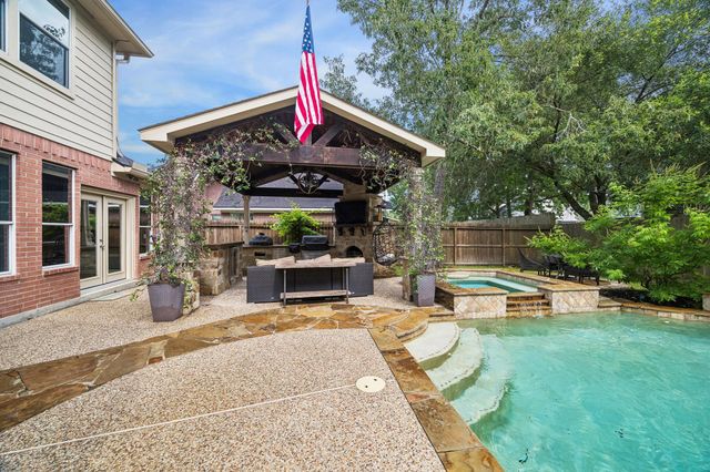 2119 Misty River Trail, Kingwood, TX 77345