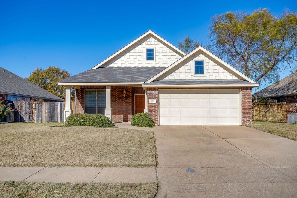 928 Remington Ranch Road, Mansfield, TX 76063