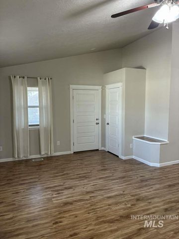 16439 N Driver St, Nampa, ID 83687