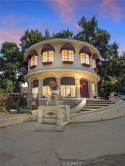 8618 La Tuna Canyon Road, Sun Valley, CA 91352