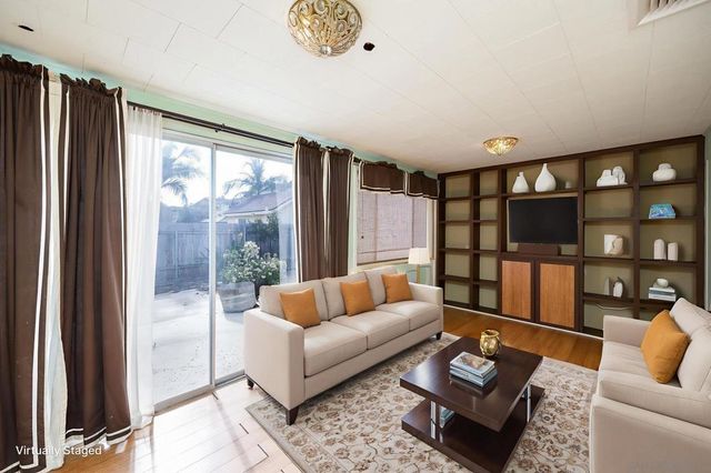 4594 Normandie Pl, La Mesa, CA 91942