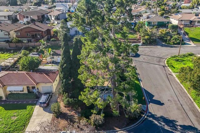 4594 Normandie Pl, La Mesa, CA 91942