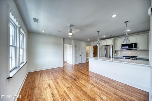2724 E Magnolia Ave Apt 402, Knoxville, TN 37914