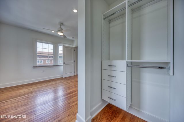 2724 E Magnolia Ave Apt 402, Knoxville, TN 37914