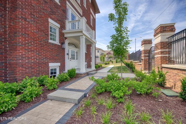 2724 E Magnolia Ave Apt 402, Knoxville, TN 37914