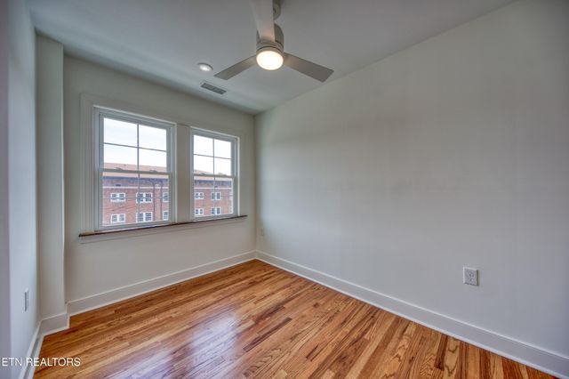 2724 E Magnolia Ave Apt 402, Knoxville, TN 37914