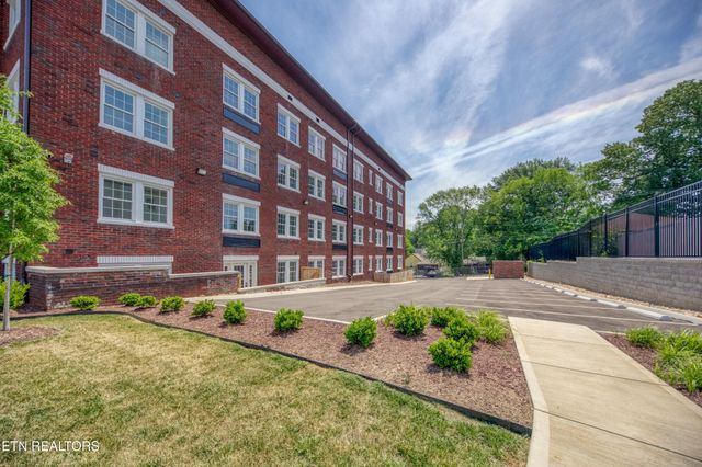2724 E Magnolia Ave Apt 402, Knoxville, TN 37914