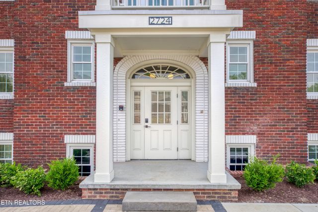 2724 E Magnolia Ave Apt 402, Knoxville, TN 37914