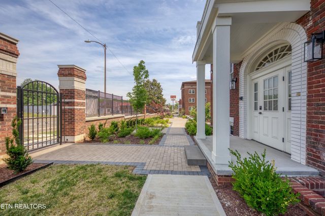2724 E Magnolia Ave Apt 402, Knoxville, TN 37914