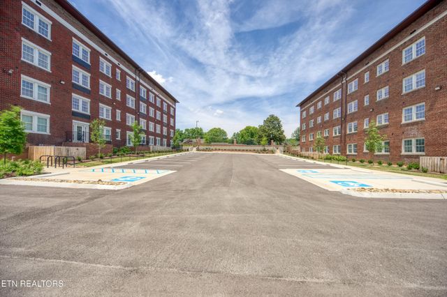 2724 E Magnolia Ave Apt 402, Knoxville, TN 37914