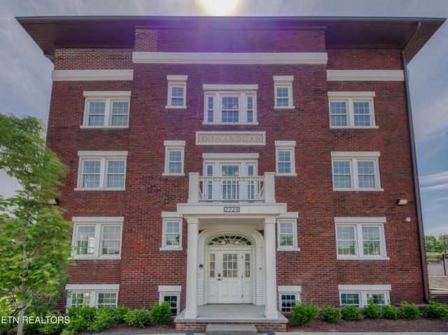 2724 E Magnolia Ave Apt 402, Knoxville, TN 37914