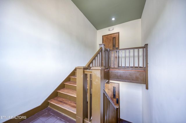 2724 E Magnolia Ave Apt 402, Knoxville, TN 37914