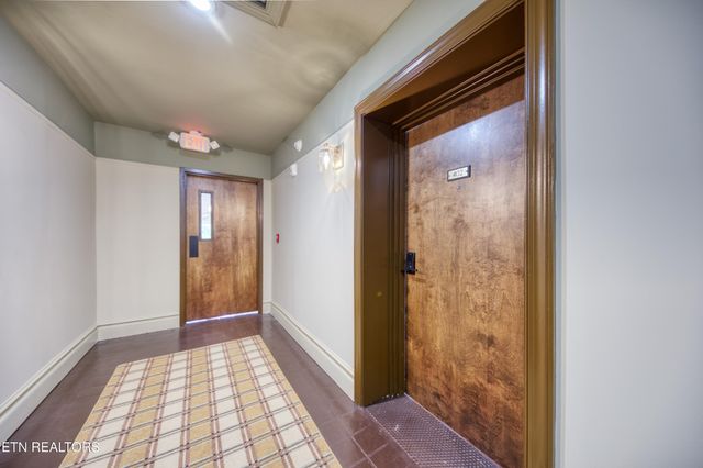 2724 E Magnolia Ave Apt 402, Knoxville, TN 37914
