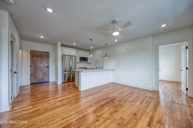 2724 E Magnolia Ave Apt 402, Knoxville, TN 37914