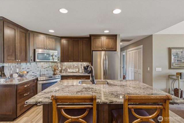 268 S Welcome Slough Road, Cathlamet, WA 98612