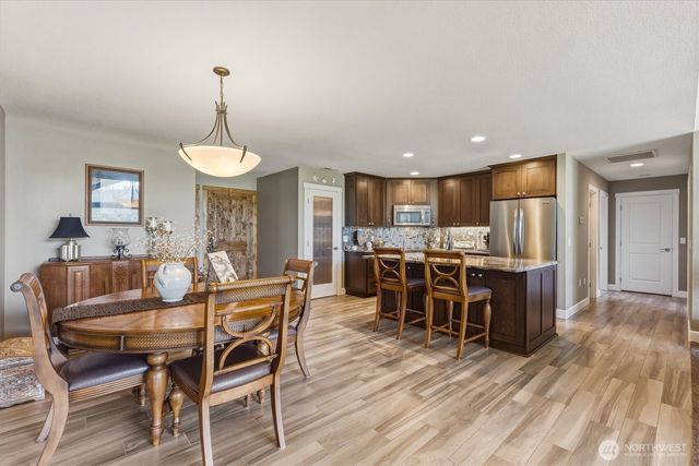 268 S Welcome Slough Road, Cathlamet, WA 98612