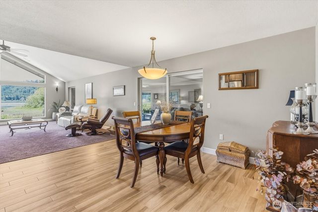 268 S Welcome Slough Road, Cathlamet, WA 98612