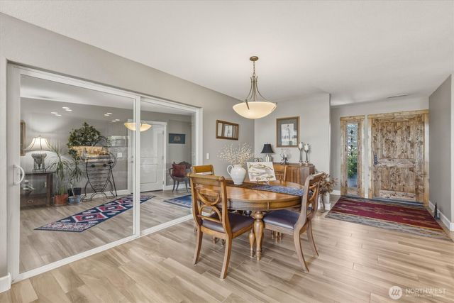 268 S Welcome Slough Road, Cathlamet, WA 98612